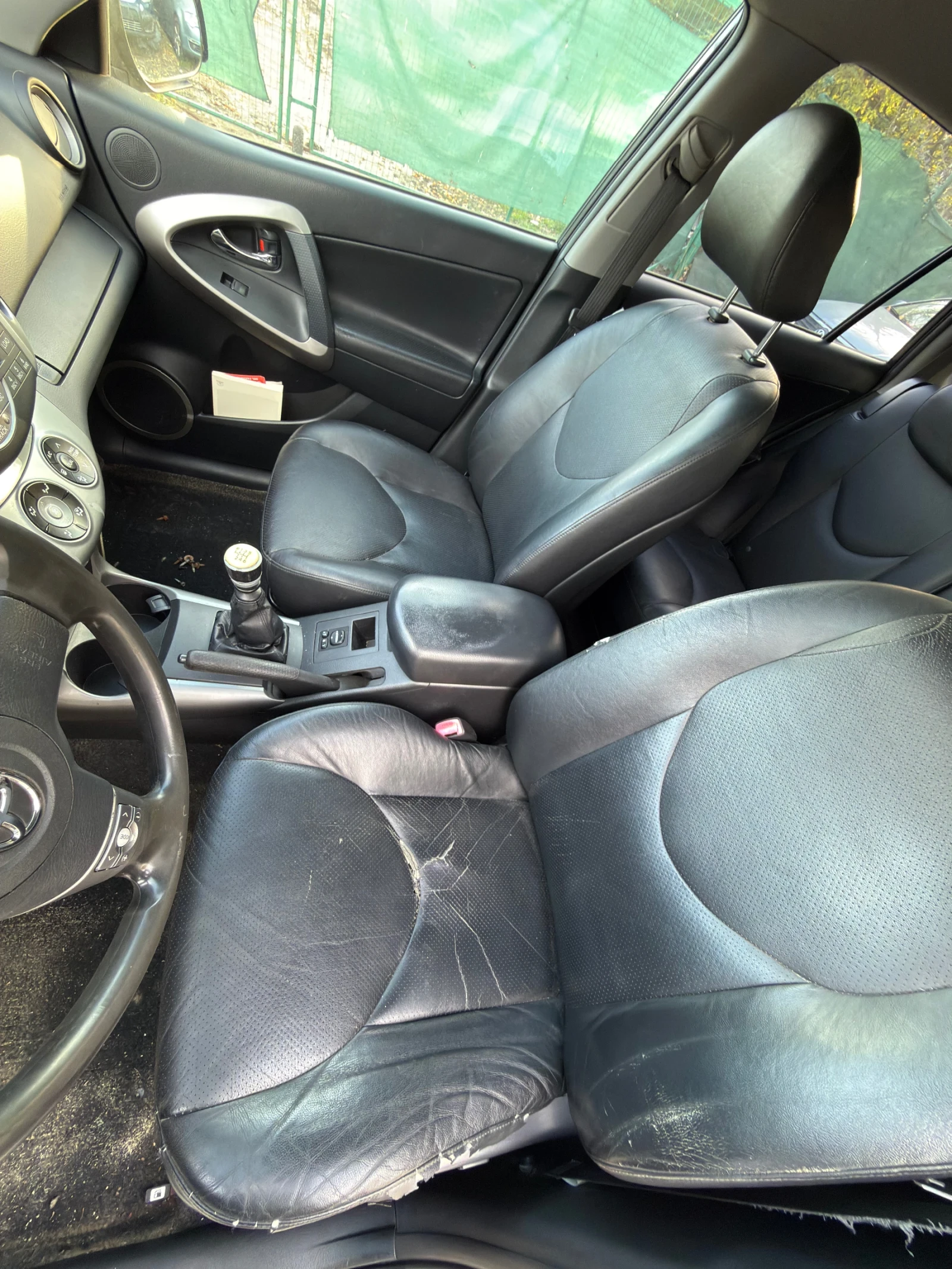 Toyota Rav4 2.2 D4D, снимка 8 - Автомобили и джипове - 56565109