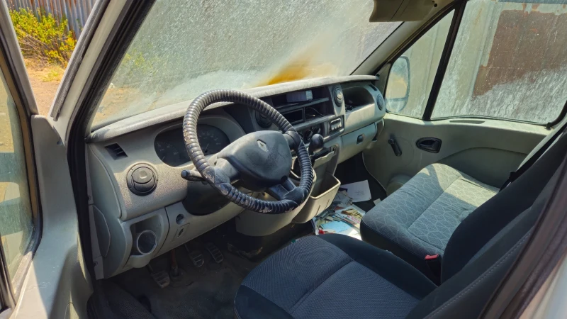 Renault Master 2.5dci/на части , снимка 5 - Бусове и автобуси - 51053364