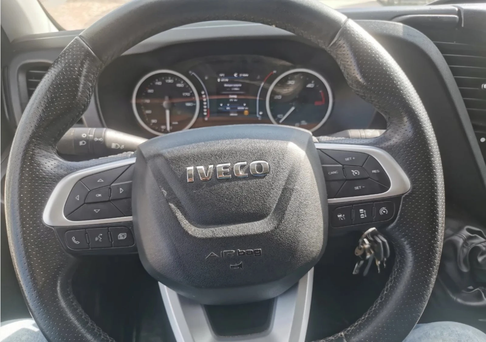 Iveco Daily ДВОЙНА КАБИНА//ЛИЗИНГ//* НОВ БРЕЗЕНТ, снимка 10 - Бусове и автобуси - 54835602
