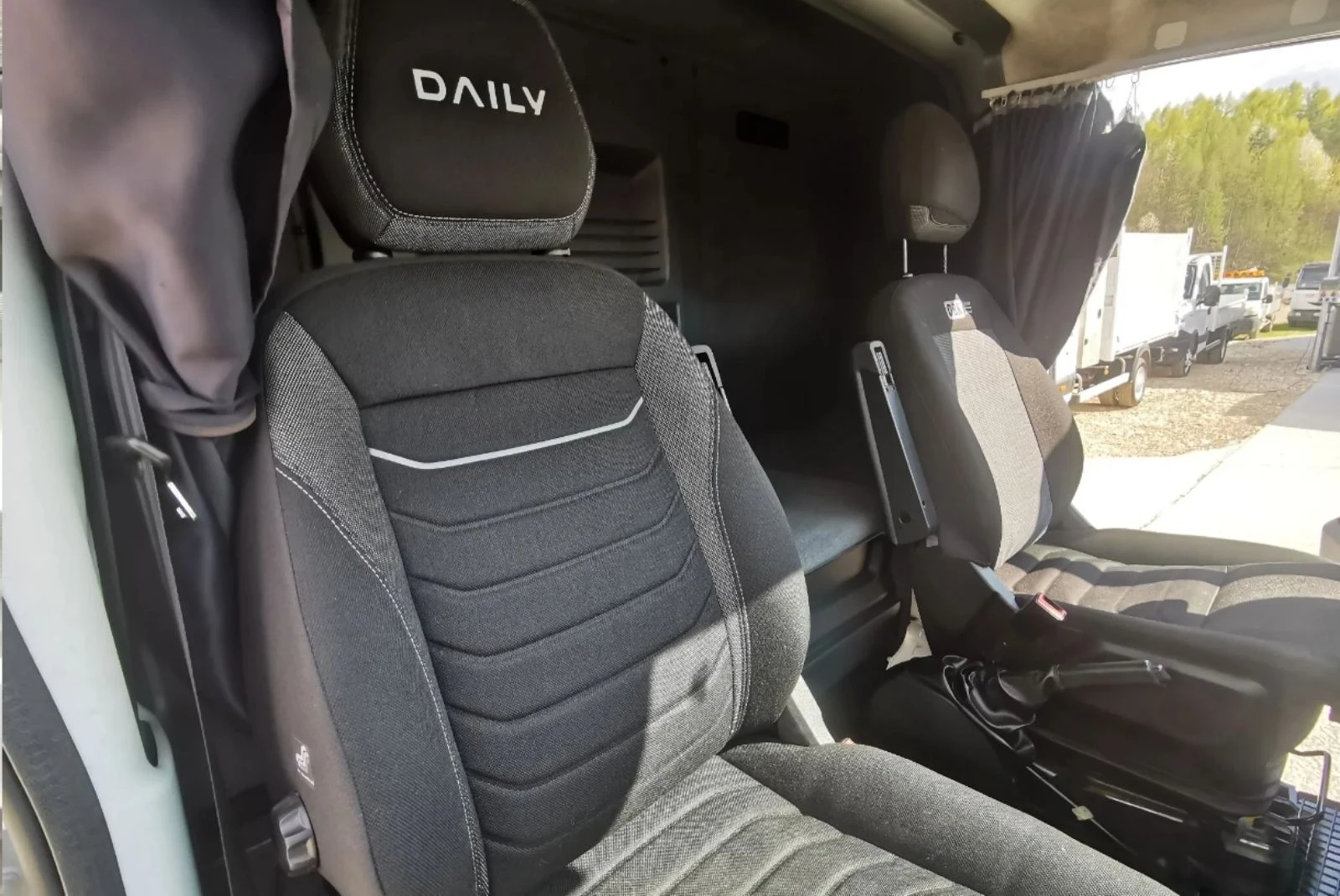 Iveco Daily ДВОЙНА КАБИНА//ЛИЗИНГ//* НОВ БРЕЗЕНТ, снимка 9 - Бусове и автобуси - 54835602