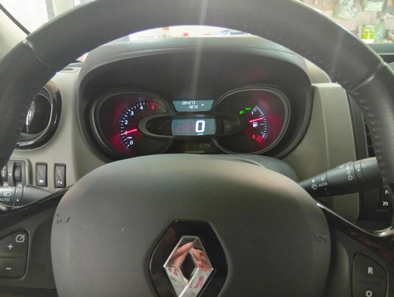Renault Trafic 1.6 dci товаропътнически, снимка 14 - Бусове и автобуси - 54858588