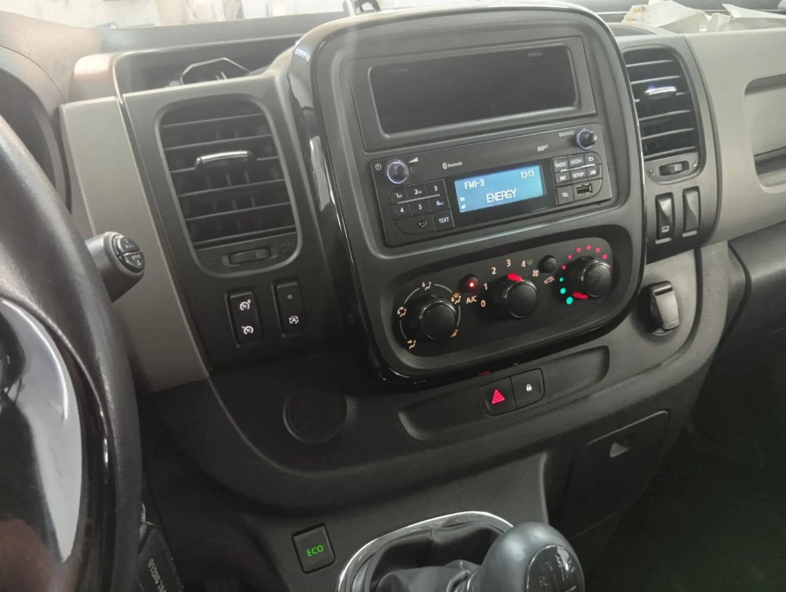 Renault Trafic 1.6 dci товаропътнически, снимка 15 - Бусове и автобуси - 54858588