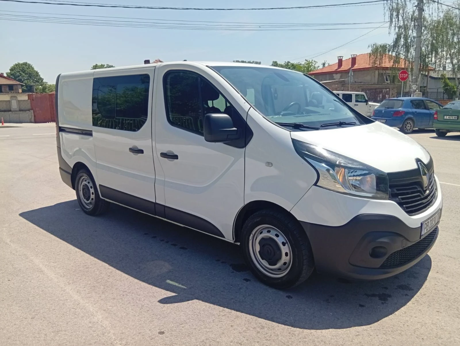 Renault Trafic 1.6 dci товаропътнически, снимка 2 - Бусове и автобуси - 54858588