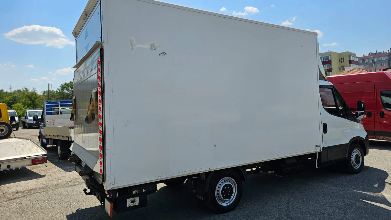 Iveco Daily 35S18 3.0D 8ZF CH-П.БОРД-СОБС. ХОД-ТОП СЪСТ-ЛИЗИНГ, снимка 6 - Бусове и автобуси - 55581825