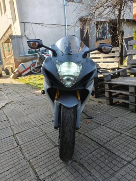 Suzuki Gsxr 750 2022г. Като нов, снимка 9