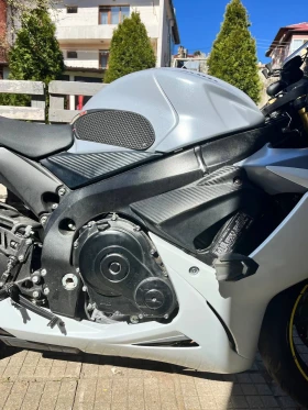 Suzuki Gsxr 750 2022г. Като нов, снимка 2