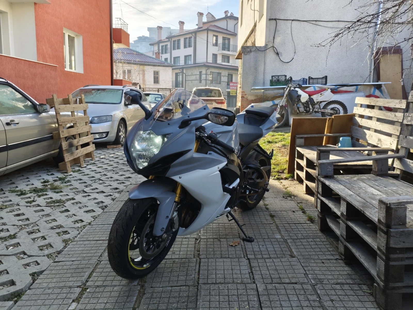 Suzuki Gsxr 750 2022г. Като нов, снимка 10 - Мотоциклети и мототехника - 54319145