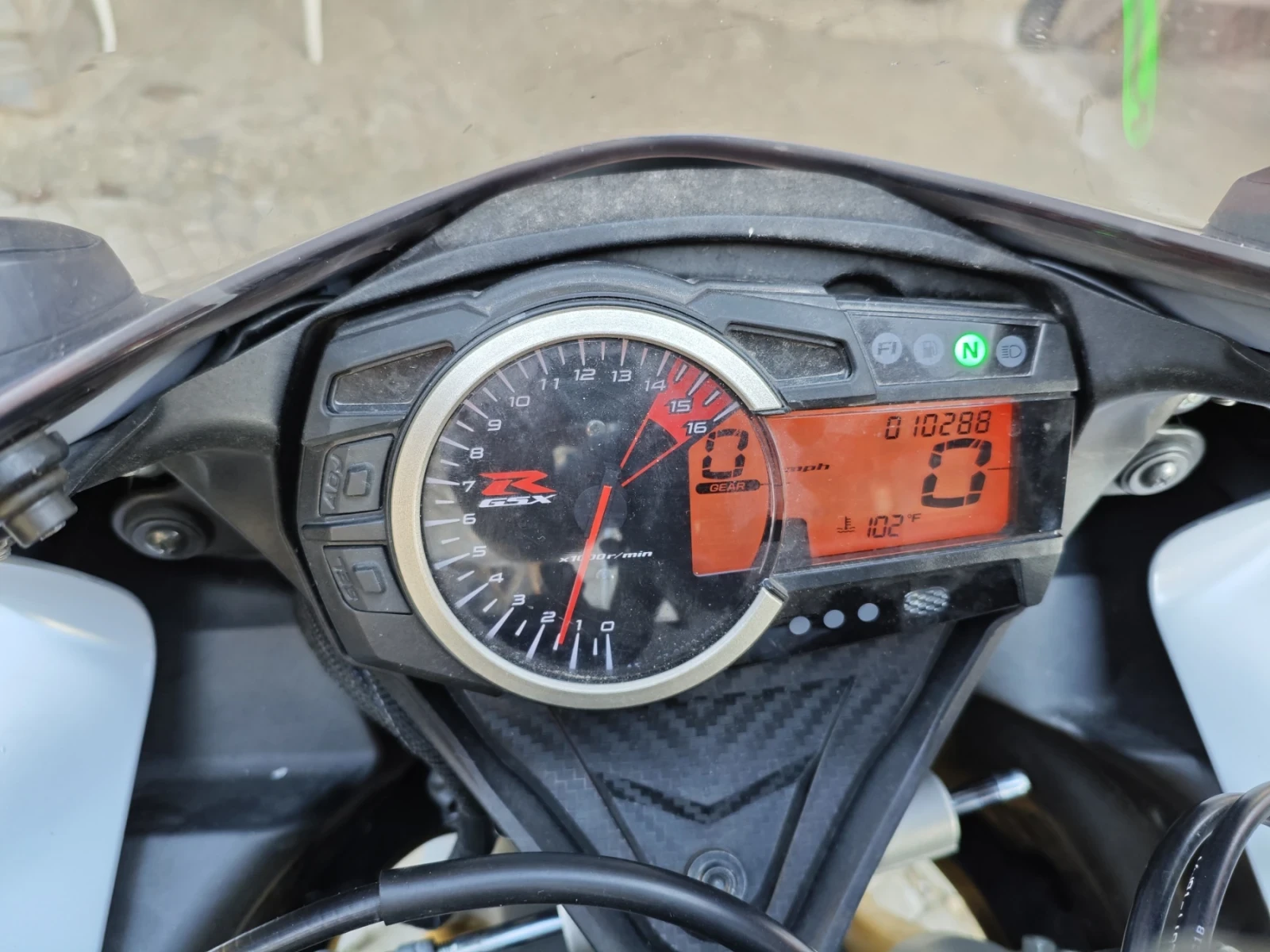 Suzuki Gsxr 750 2022г. Като нов, снимка 8 - Мотоциклети и мототехника - 54319145