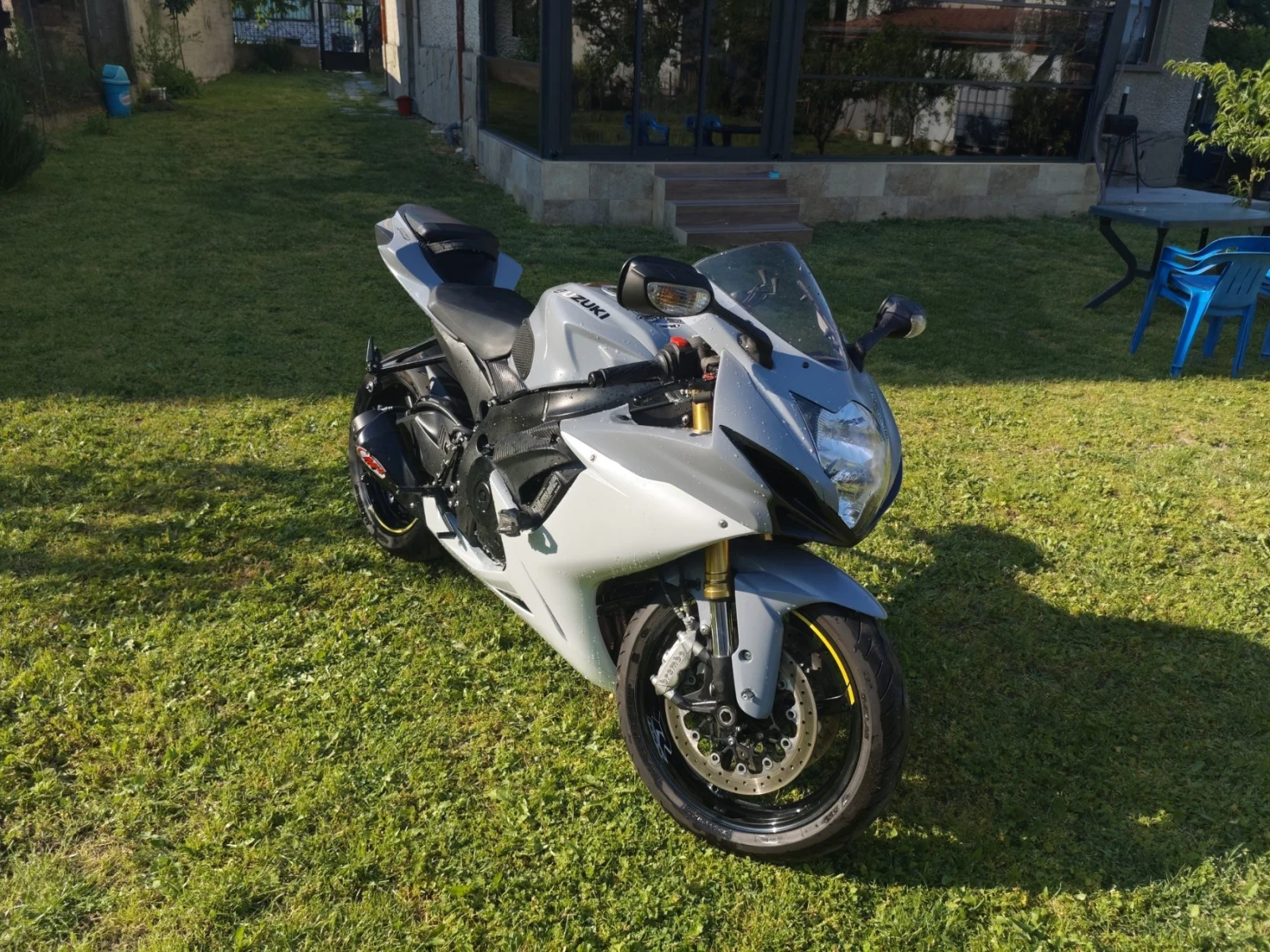 Suzuki Gsxr 750 2022г. Като нов, снимка 2 - Мотоциклети и мототехника - 54319145