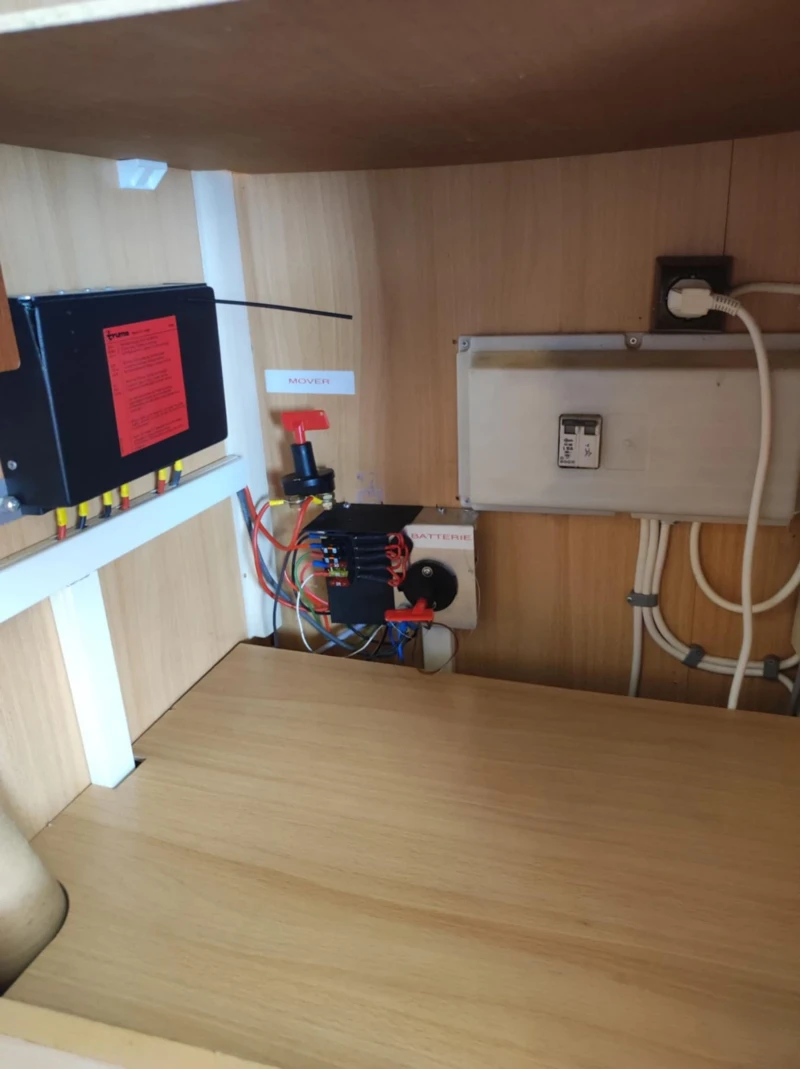 Каравана Dethleffs, снимка 14 - Каравани и кемпери - 52461192