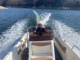 Моторна яхта Собствено производство 2001, снимка 8 - Воден транспорт - 53179964