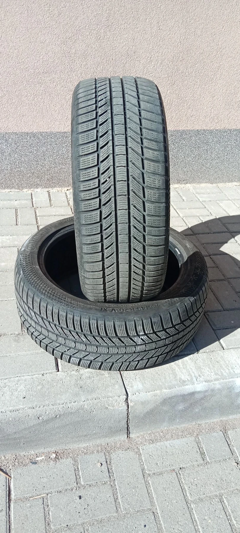 Гуми Зимни 255/45R20, снимка 2 - Гуми и джанти - 56653009