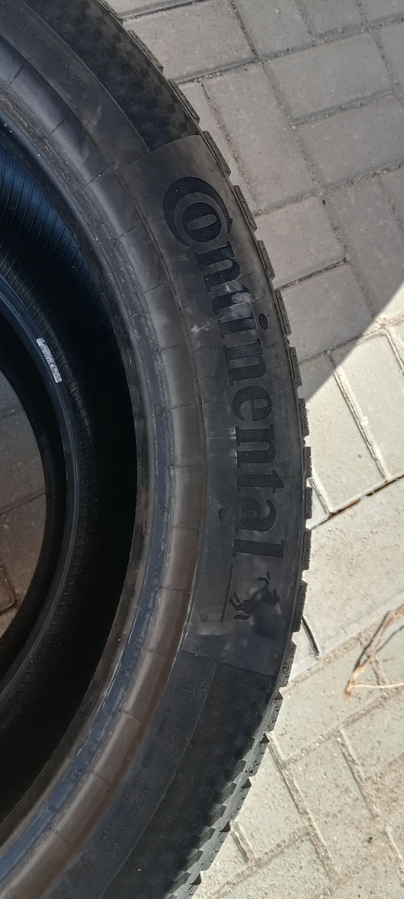 Гуми Зимни 255/45R20, снимка 4 - Гуми и джанти - 56653009