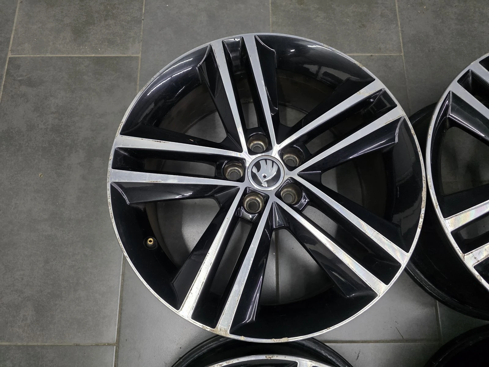Джанти за Skoda, снимка 5 - Гуми и джанти - 56735111