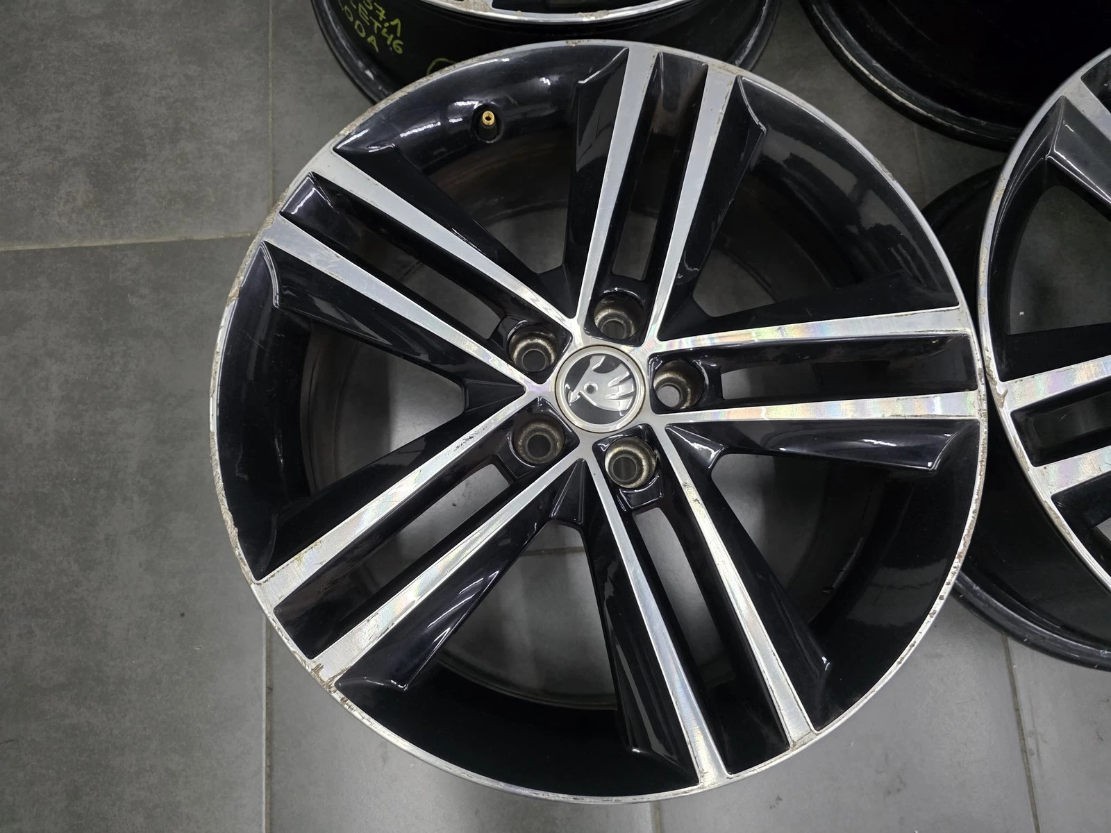 Джанти за Skoda, снимка 7 - Гуми и джанти - 56735111