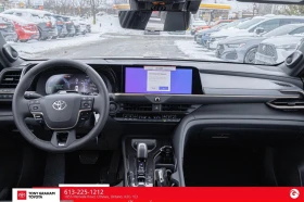 Toyota Crown Signia Limited AWD, снимка 11