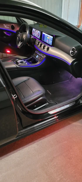 Mercedes-Benz E 220, снимка 16