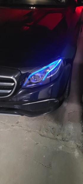 Mercedes-Benz E 220, снимка 17
