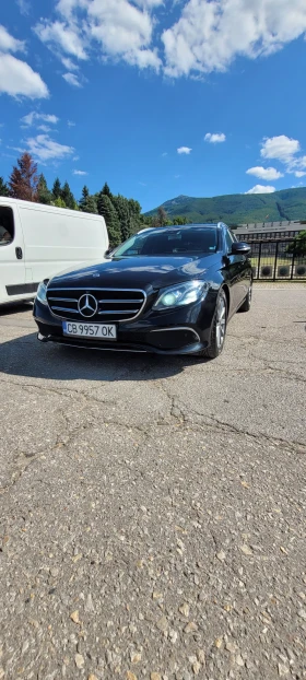Mercedes-Benz E 220, снимка 13
