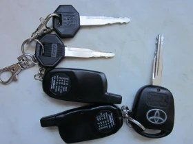 Toyota Avensis 2.4 бензин, снимка 6