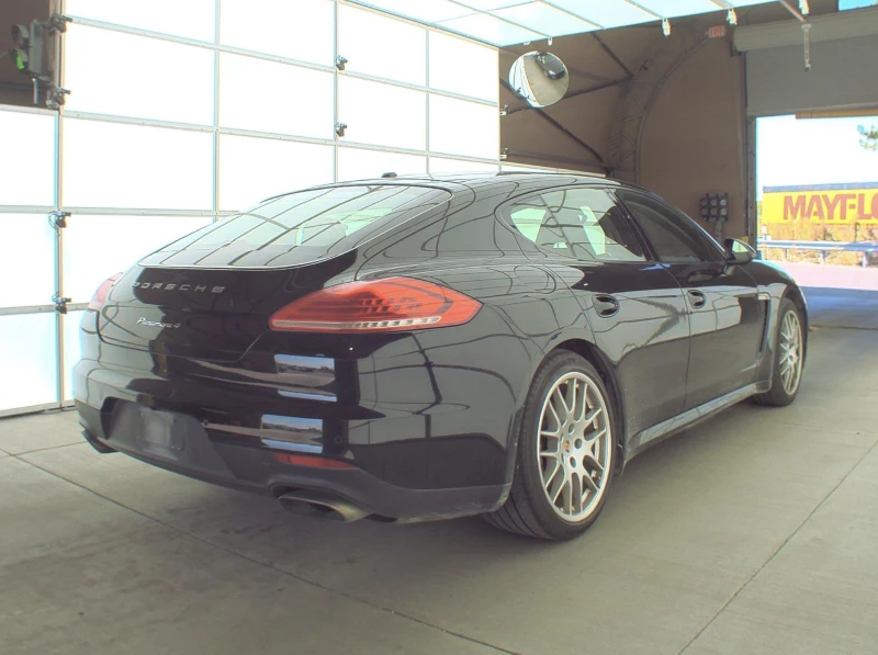 Porsche Panamera 4 * CARFAX* * АВТО КРЕДИТ* , снимка 4 - Автомобили и джипове - 49547313