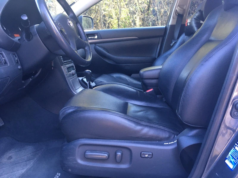 Toyota Avensis 2.4 бензин, снимка 8 - Автомобили и джипове - 52476093