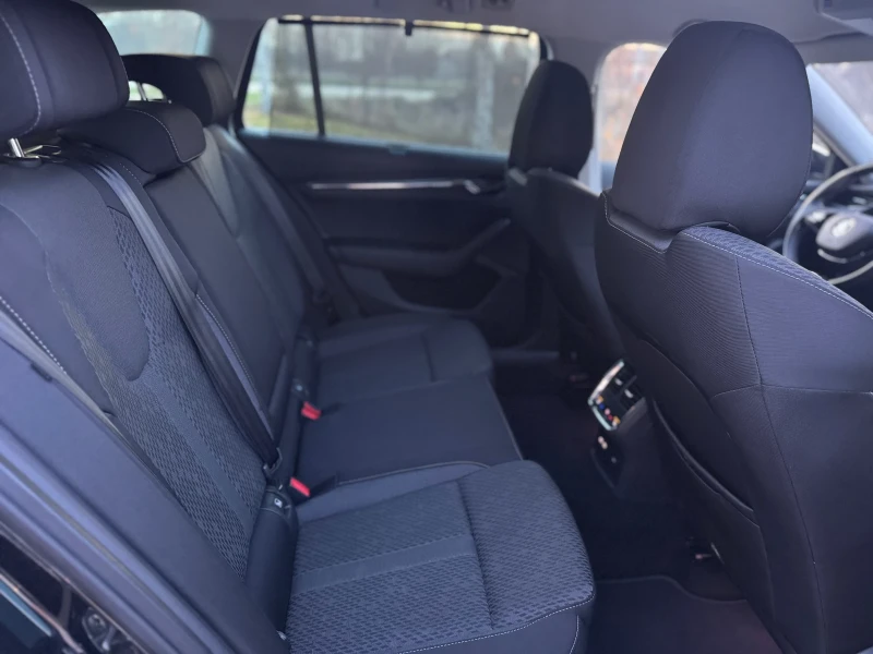Skoda Octavia 2.0TDI* FirstEdition* Камера* HeadUP* Германия, снимка 15 - Автомобили и джипове - 52728859
