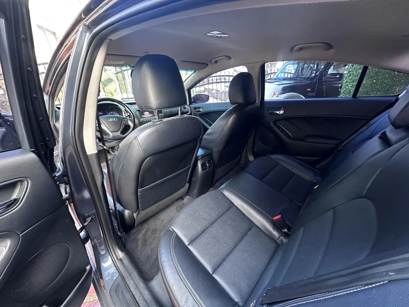 Kia K3 1.6 , снимка 14 - Автомобили и джипове - 52957266