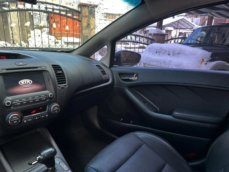 Kia K3 1.6 , снимка 11 - Автомобили и джипове - 52957266
