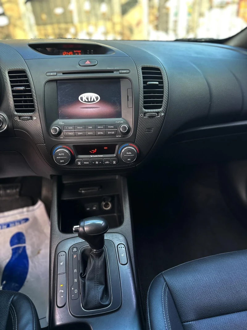 Kia K3 1.6 , снимка 12 - Автомобили и джипове - 52957266