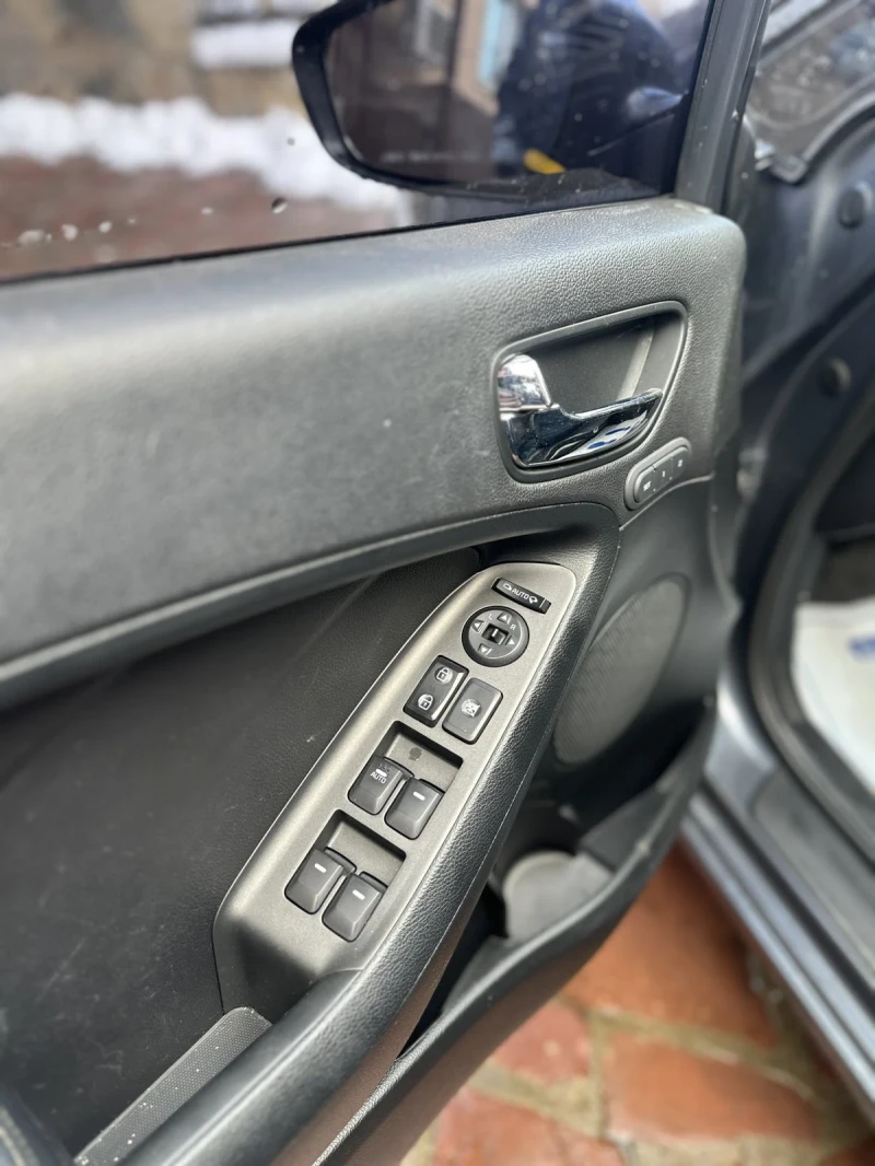 Kia K3 1.6 , снимка 3 - Автомобили и джипове - 52957266