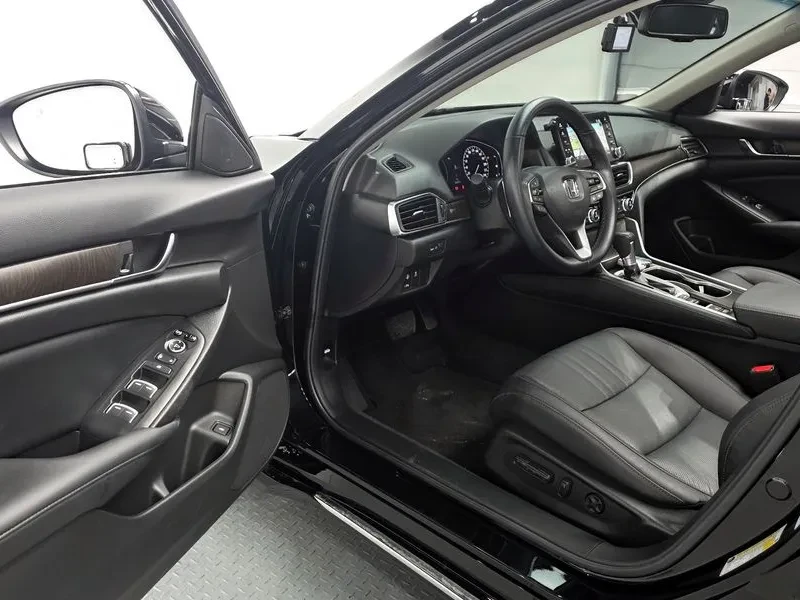 Honda Accord 10Th Generation 1.5 Turbo, снимка 10 - Автомобили и джипове - 55951447