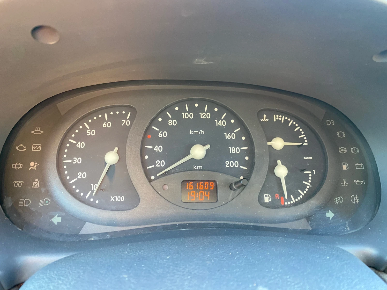 Renault Clio 1.9D - изображение 6