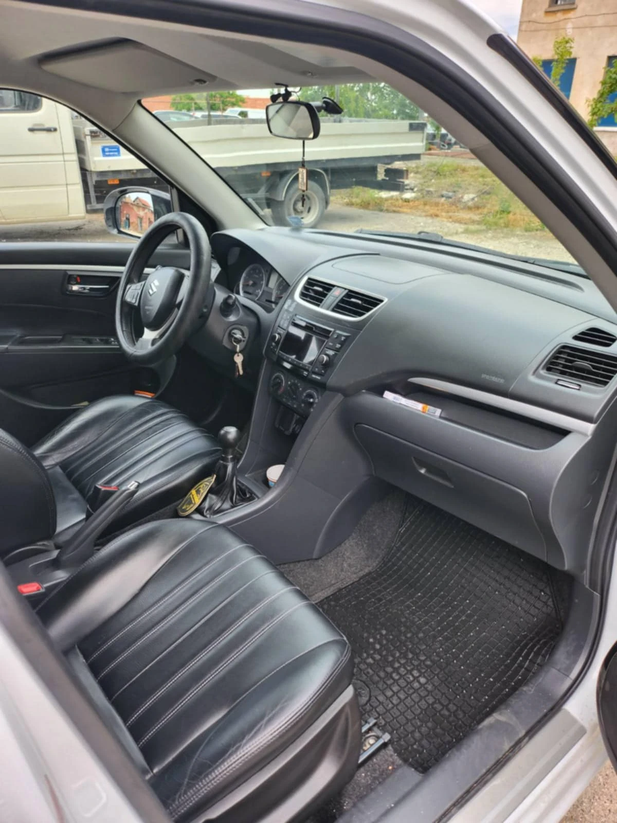 Suzuki Swift 1.3 - изображение 4