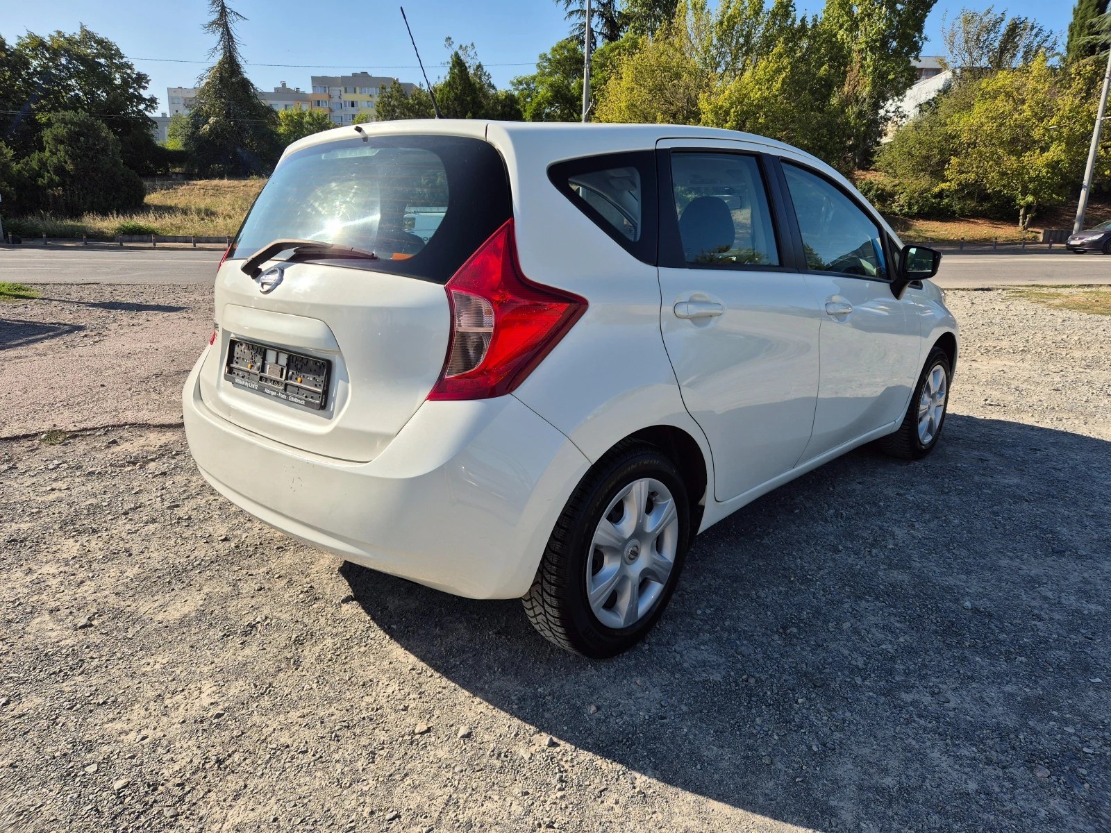 Nissan Note 1.2i - изображение 5