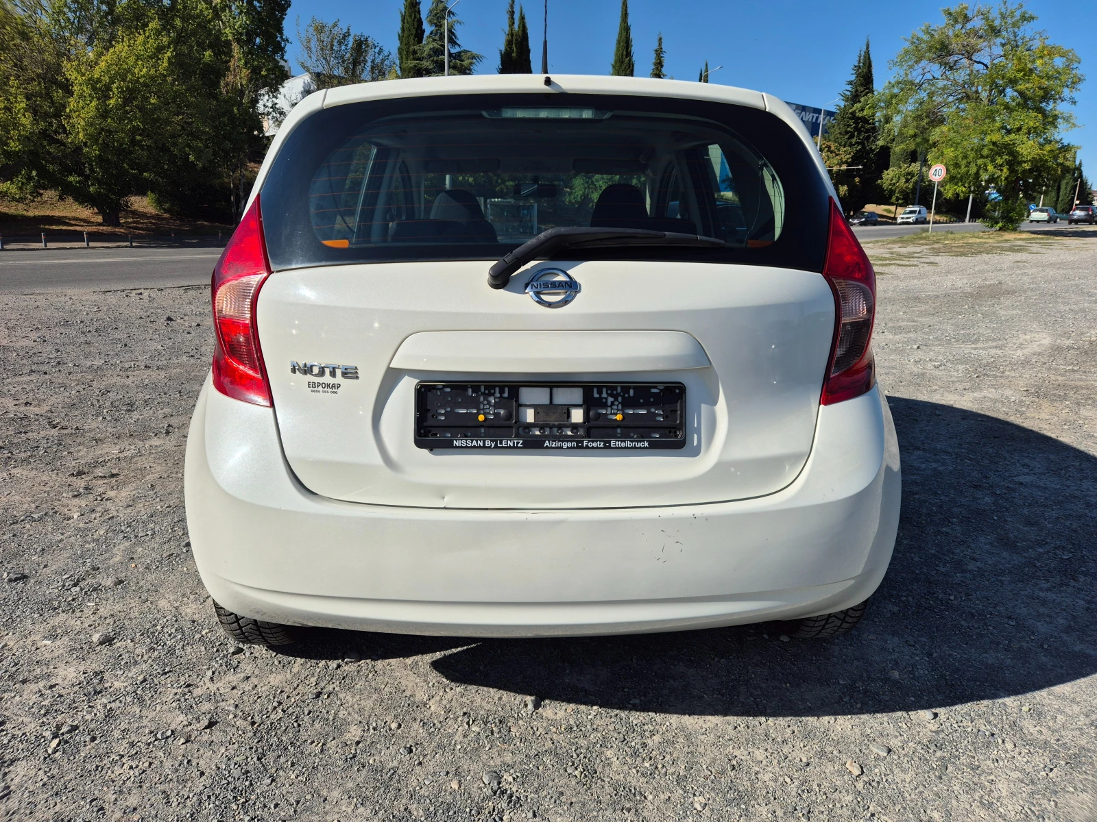 Nissan Note 1.2i - изображение 4