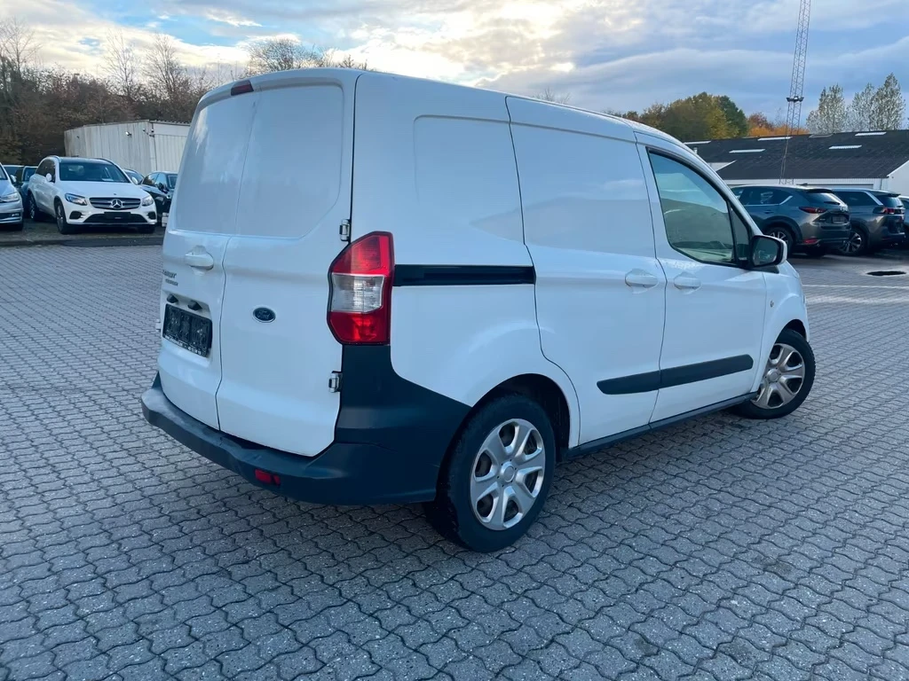 Ford Courier 1.5d 75кс Trend - изображение 6