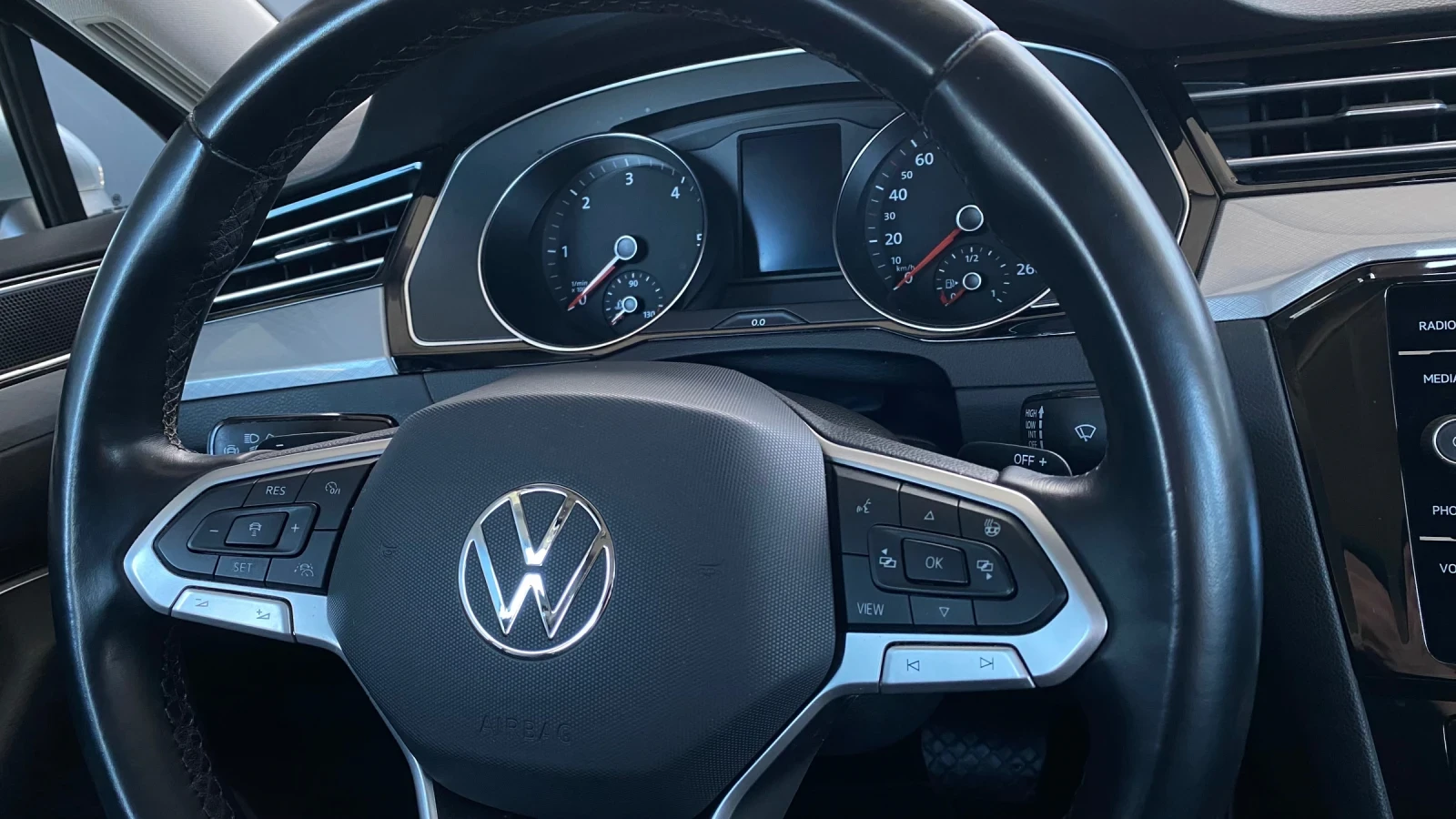 VW Passat, снимка 12 - Автомобили и джипове - 53620021