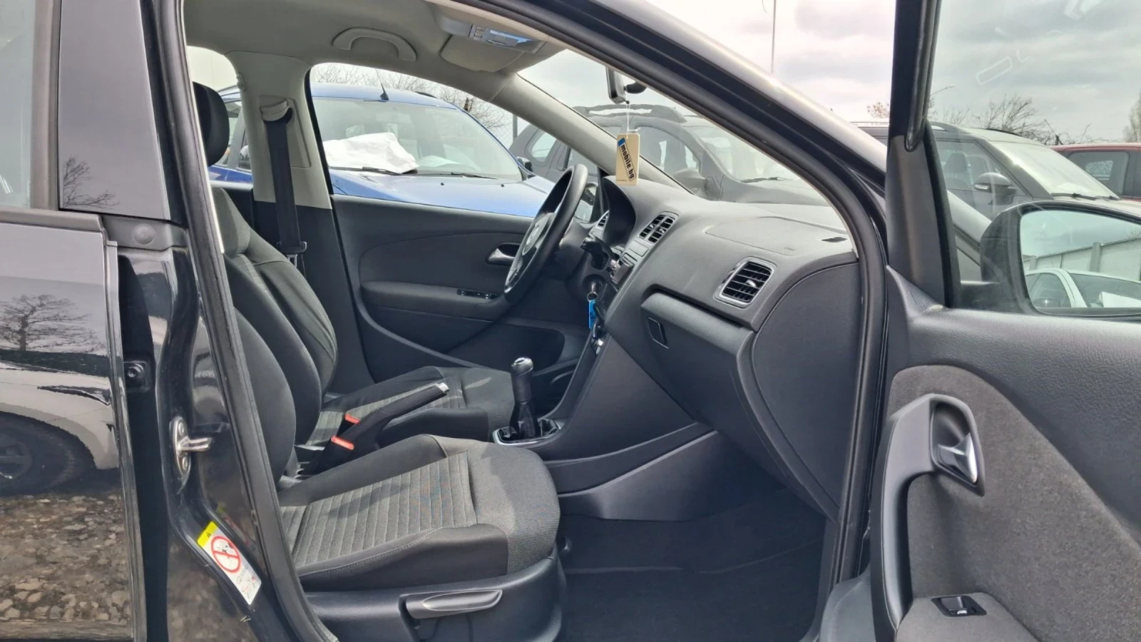 VW Polo 1.6i BiFuel, снимка 13 - Автомобили и джипове - 53957871