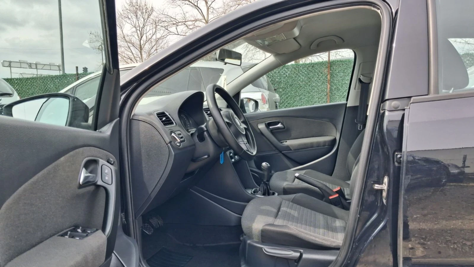 VW Polo 1.6i BiFuel, снимка 7 - Автомобили и джипове - 53957871