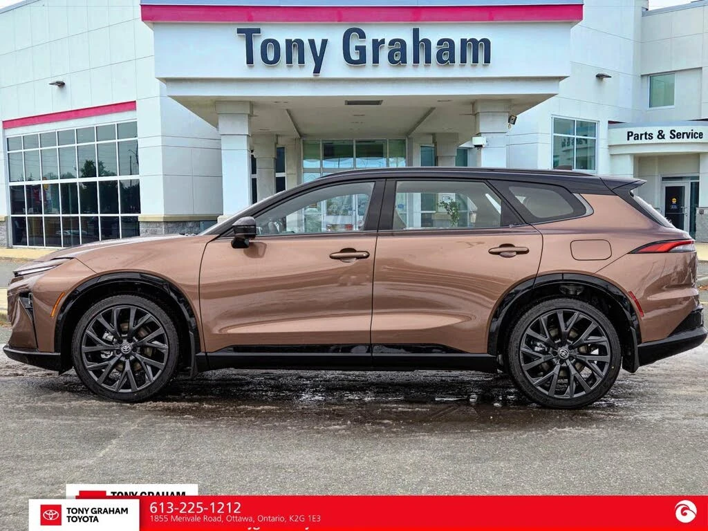 Toyota Crown Signia Limited AWD, снимка 4 - Автомобили и джипове - 54248627