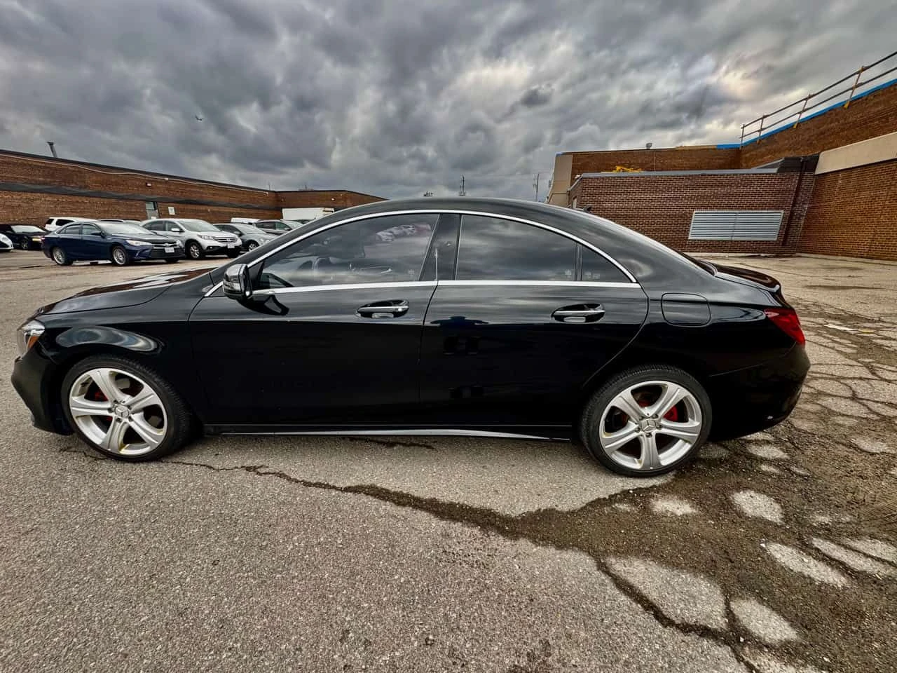Mercedes-Benz CLA 250 4MATIC * AMG PACK* ПАНОРАМА* ПОДГРЕВИ* КАМЕРА* , снимка 4 - Автомобили и джипове - 54456339