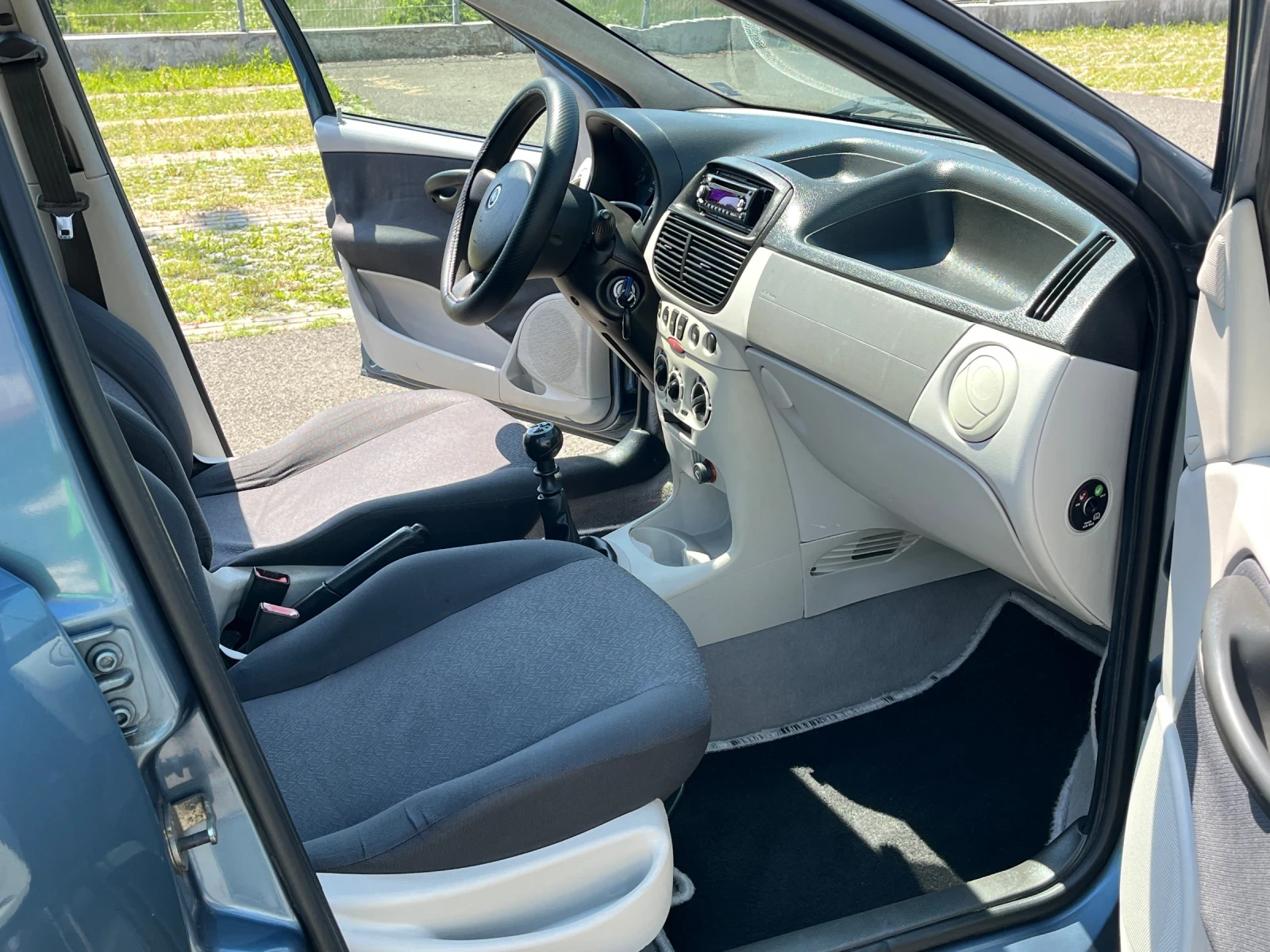Fiat Punto 1.3I/2003/ГОДИНА, снимка 10 - Автомобили и джипове - 54725849