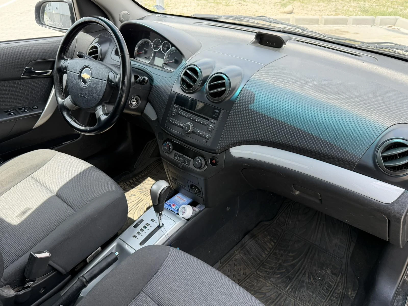 Chevrolet Aveo, снимка 10 - Автомобили и джипове - 54759525