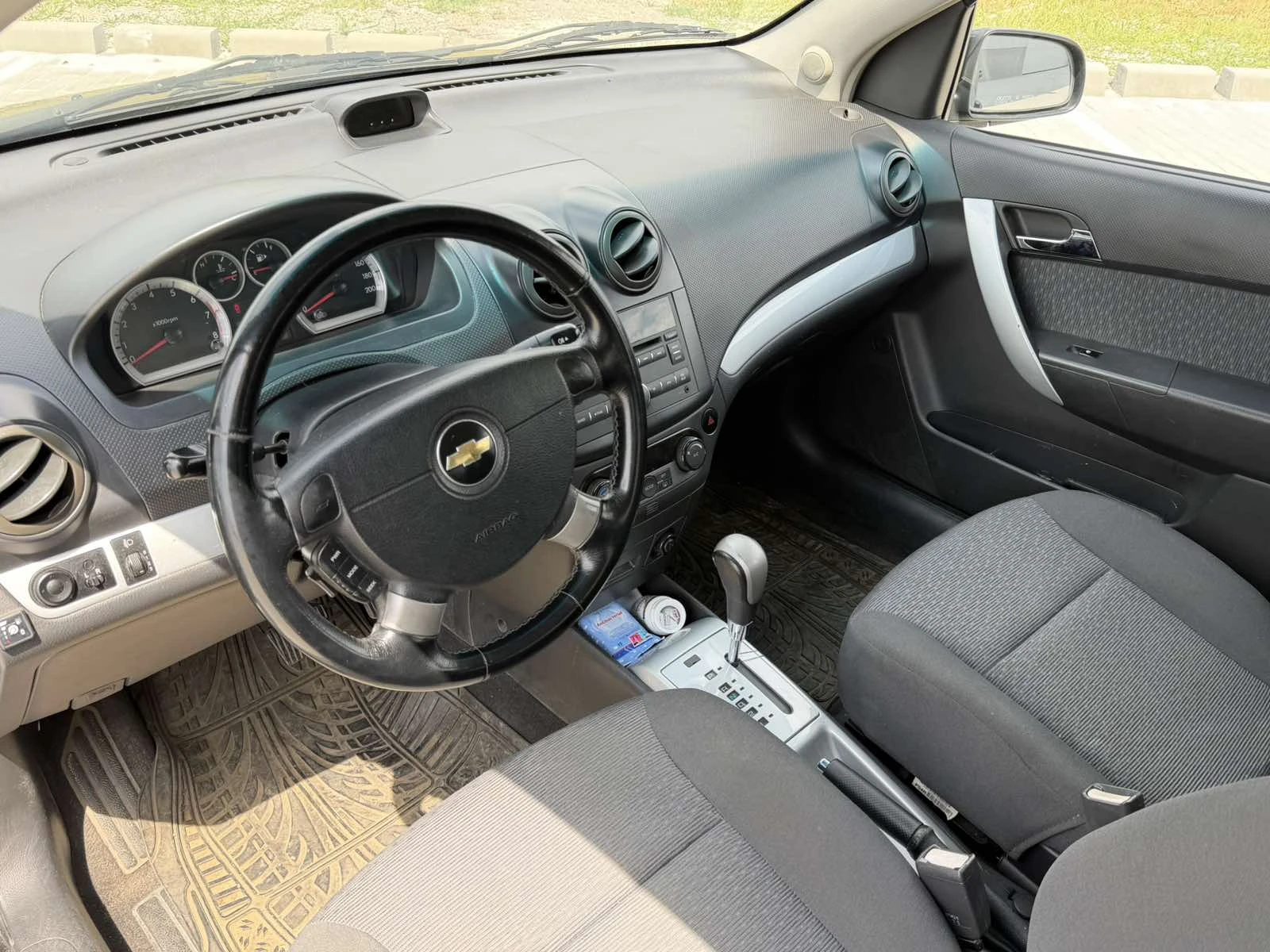 Chevrolet Aveo, снимка 9 - Автомобили и джипове - 54759525