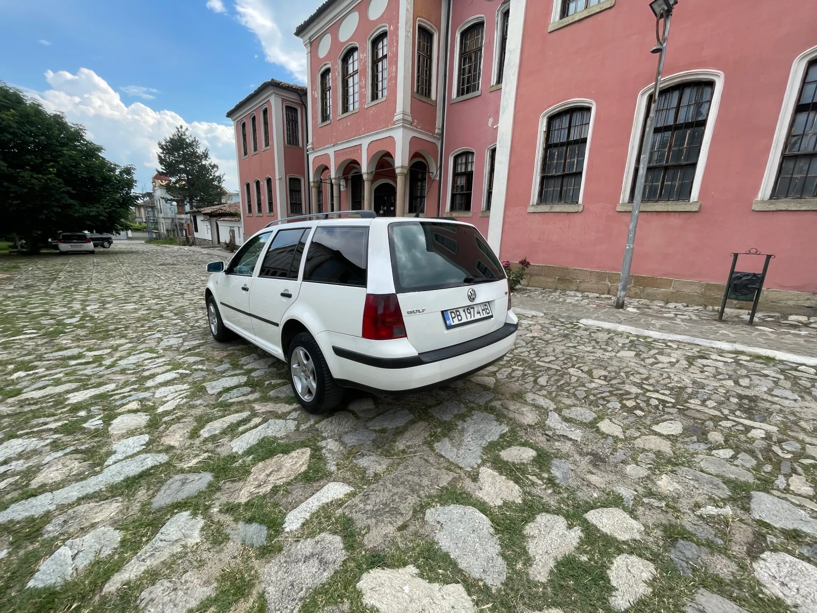 VW Golf 1.9TDI 101кс КЛИМАТРОНИК НАВИГАЦИЯ , снимка 3 - Автомобили и джипове - 54802276