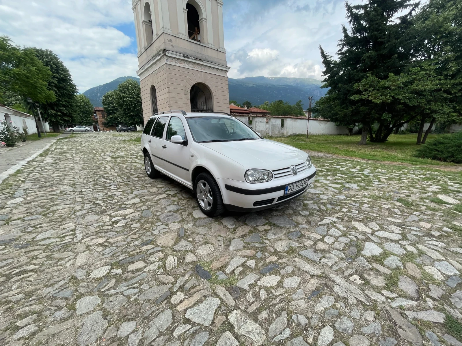 VW Golf 1.9TDI 101кс КЛИМАТРОНИК НАВИГАЦИЯ , снимка 7 - Автомобили и джипове - 54802276