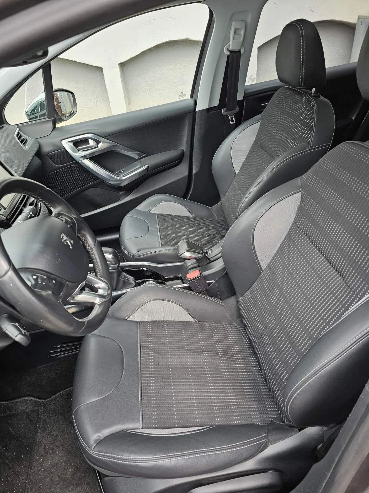 Peugeot 2008, снимка 17 - Автомобили и джипове - 55038732