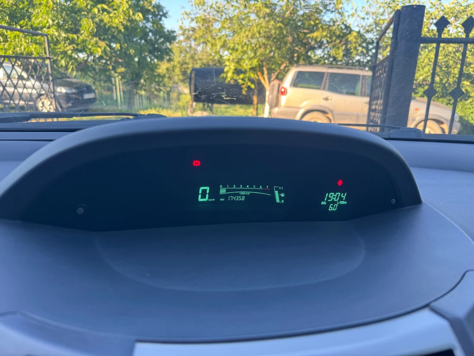Toyota Yaris 1.3, снимка 2 - Автомобили и джипове - 55036663