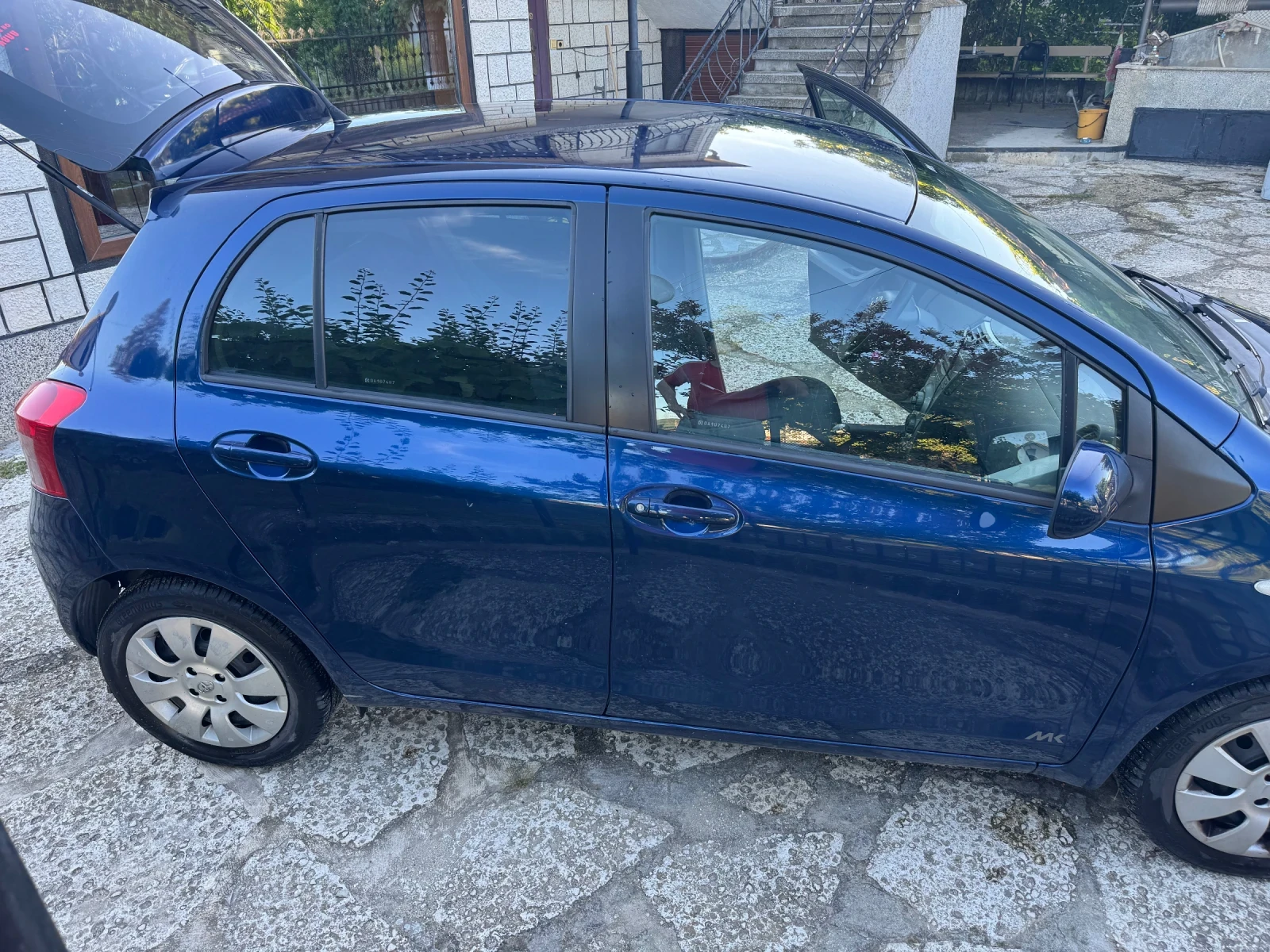 Toyota Yaris 1.3, снимка 8 - Автомобили и джипове - 55036663